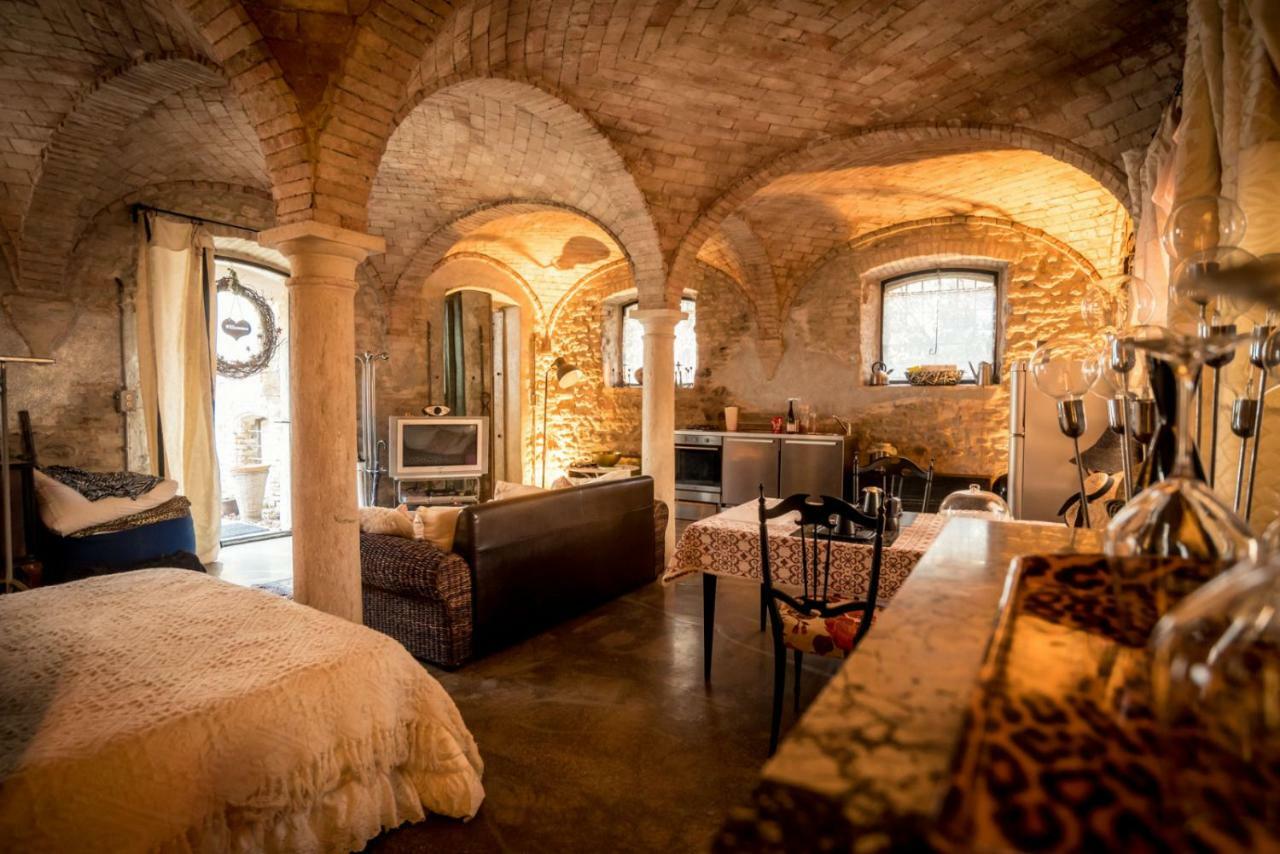 Lo Scrigno Di Lara Villa Ceresara Luaran gambar